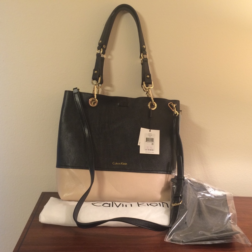 NWT Calvin Klein Reversible Tote with Pouch